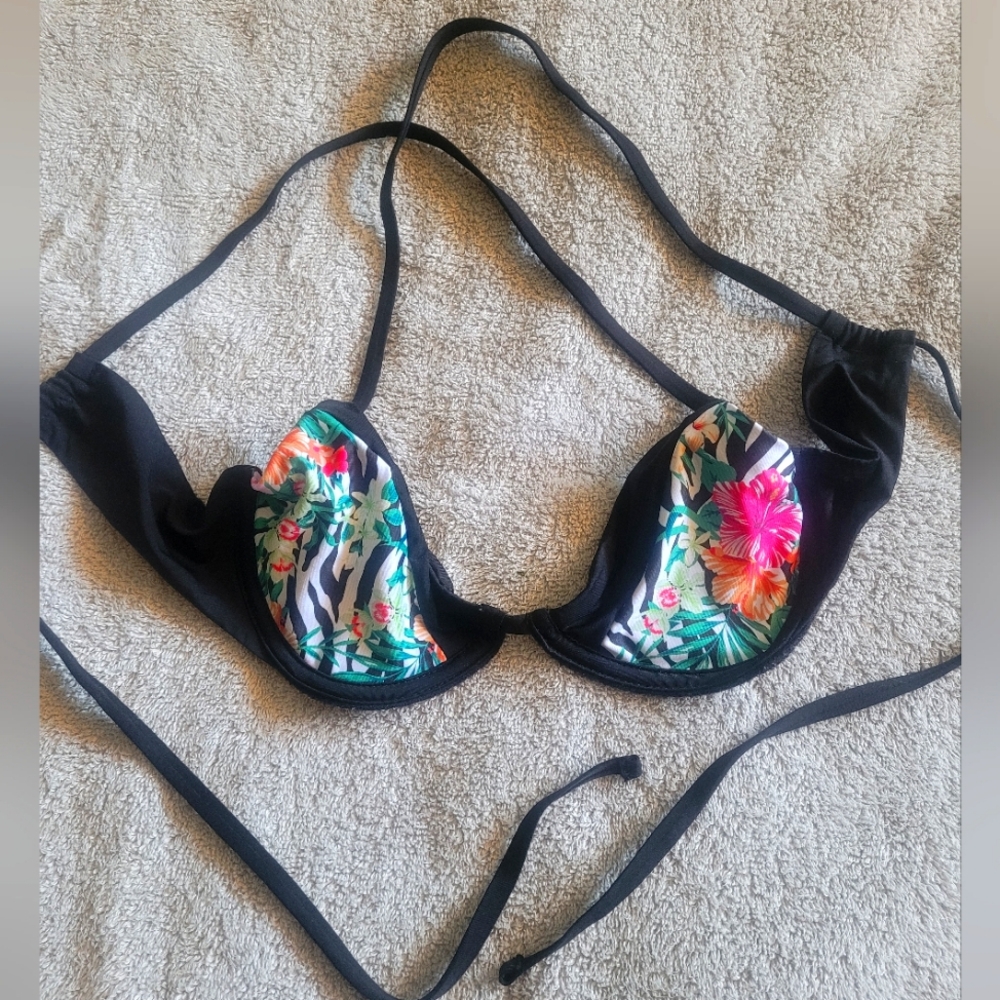 Floral bikini top